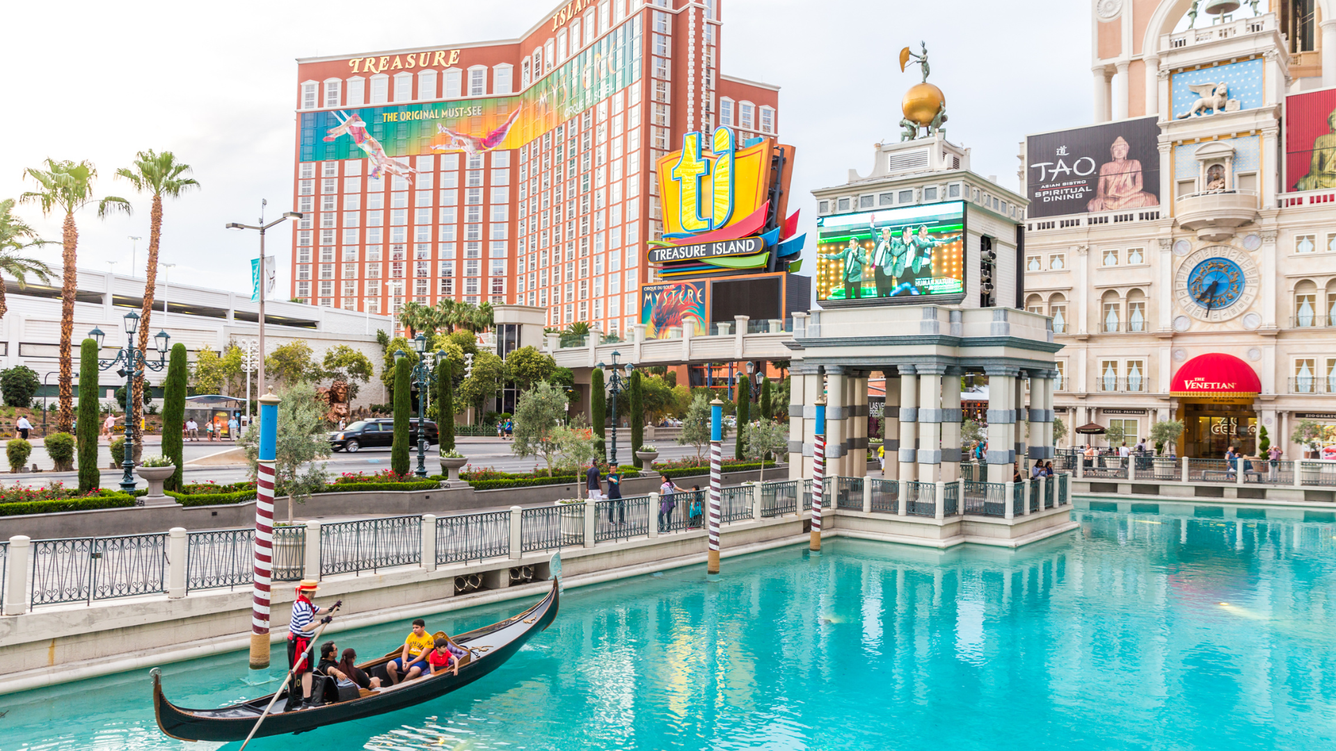 How to navigate Las Vegas like a Pro